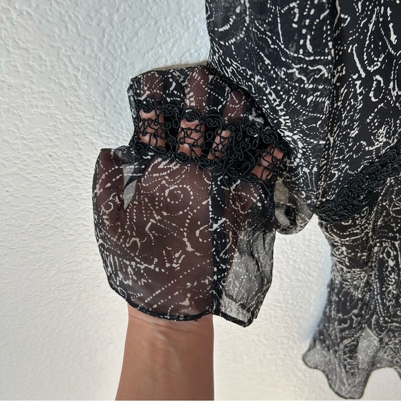 Vintage 100% Silk 90s Sheer Black and White Lace Blouse Top with Bell Sleeves - Picture 4 of 10